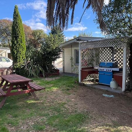 Camellia Court Family Motel Taupo Eksteriør bilde