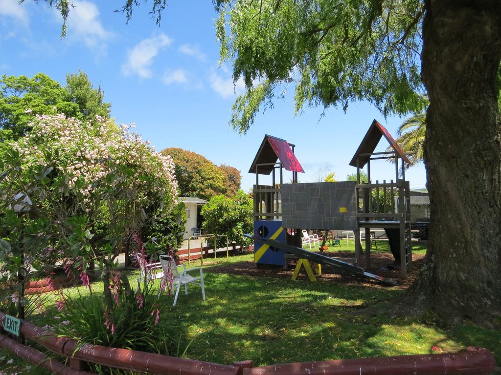Camellia Court Family Motel Taupo Eksteriør bilde