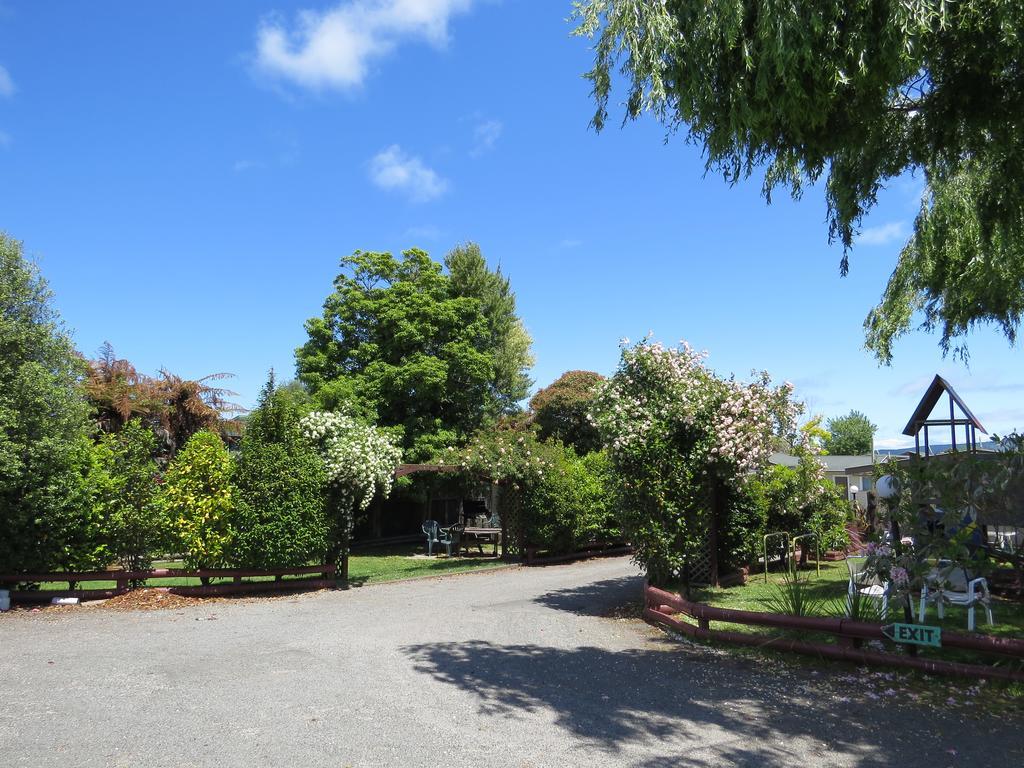 Camellia Court Family Motel Taupo Eksteriør bilde