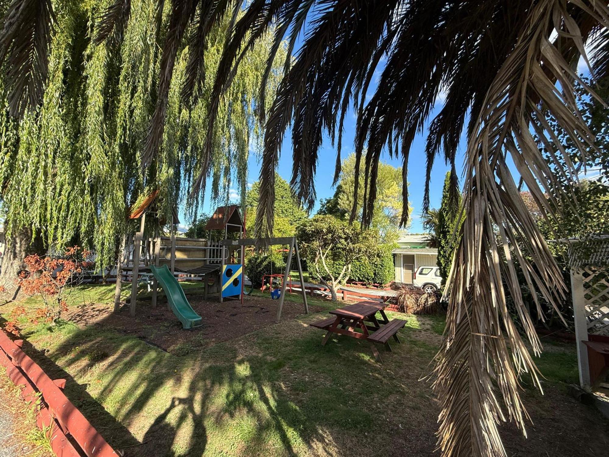 Camellia Court Family Motel Taupo Eksteriør bilde