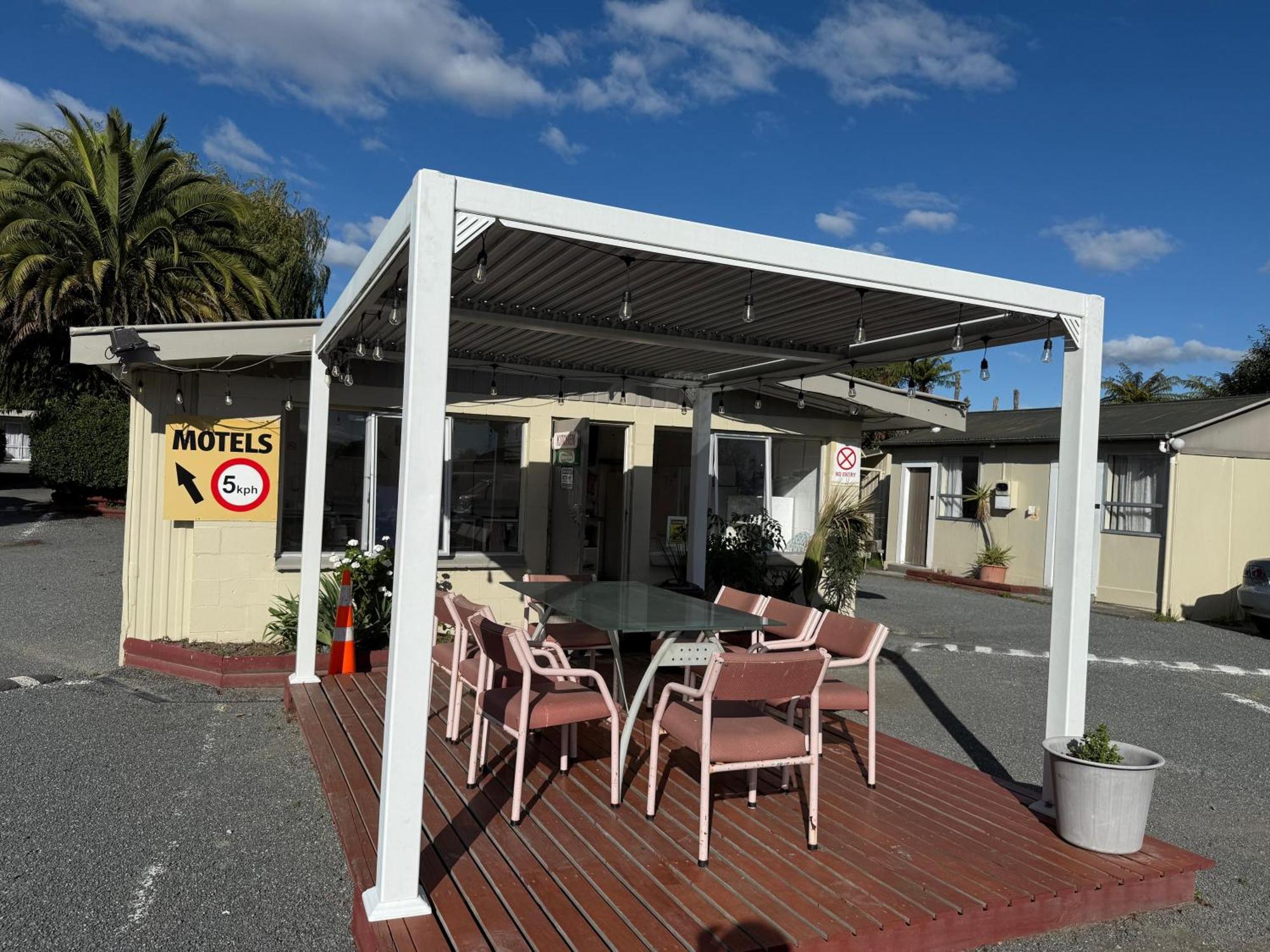 Camellia Court Family Motel Taupo Eksteriør bilde