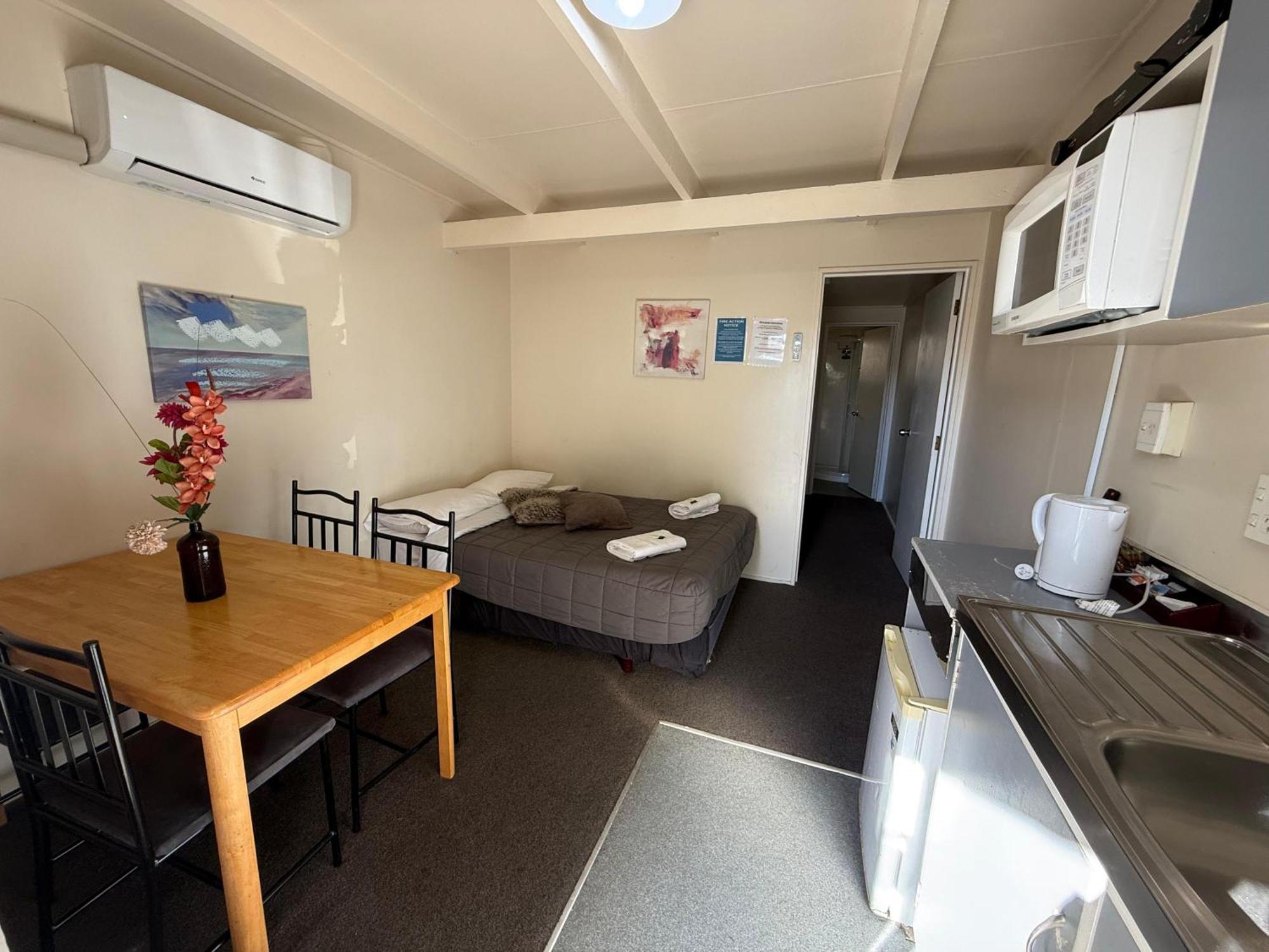 Camellia Court Family Motel Taupo Eksteriør bilde