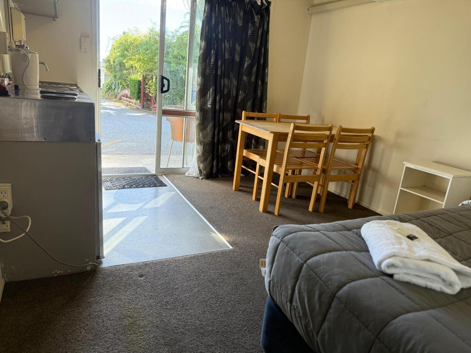 Camellia Court Family Motel Taupo Eksteriør bilde