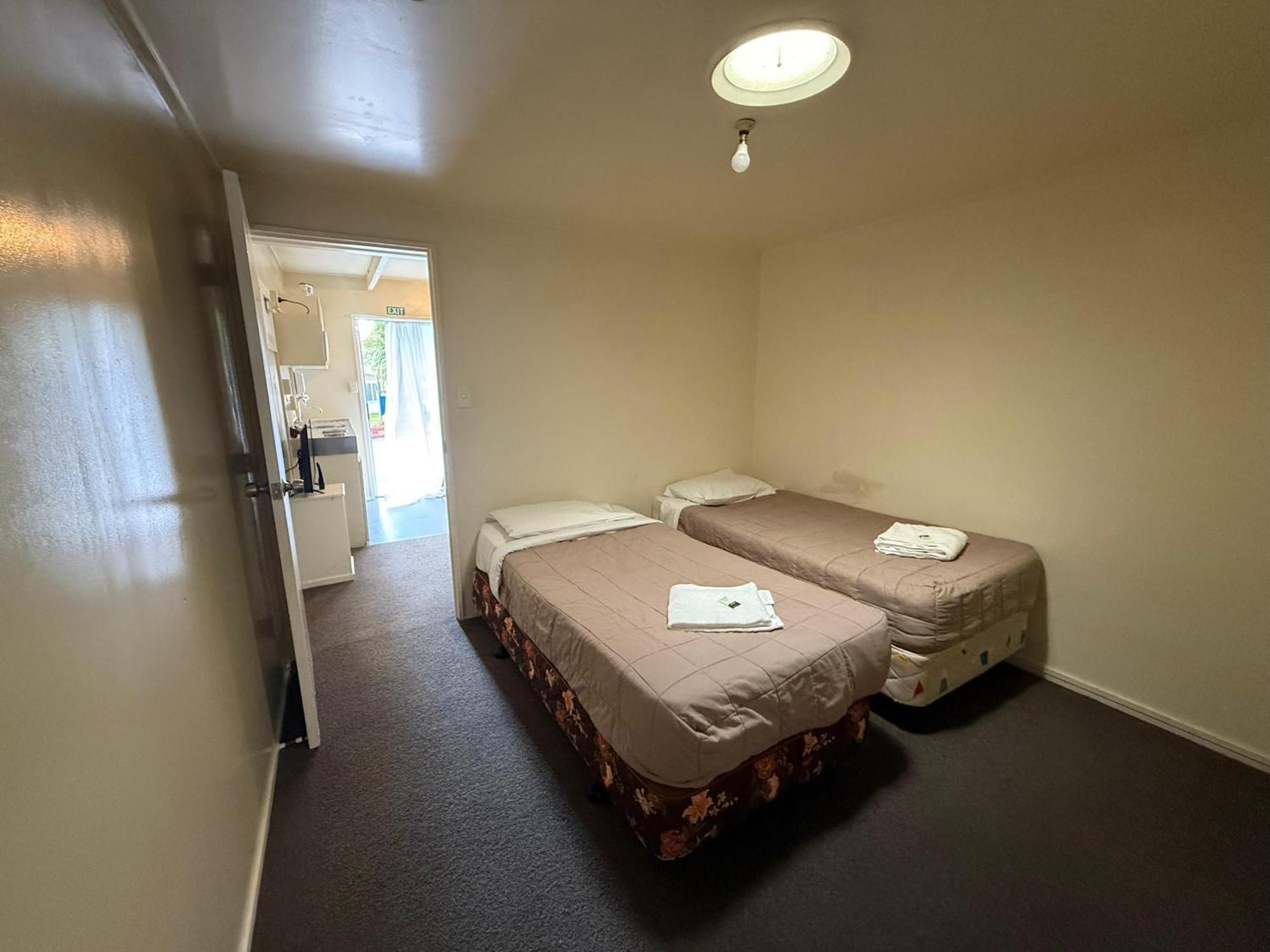 Camellia Court Family Motel Taupo Eksteriør bilde