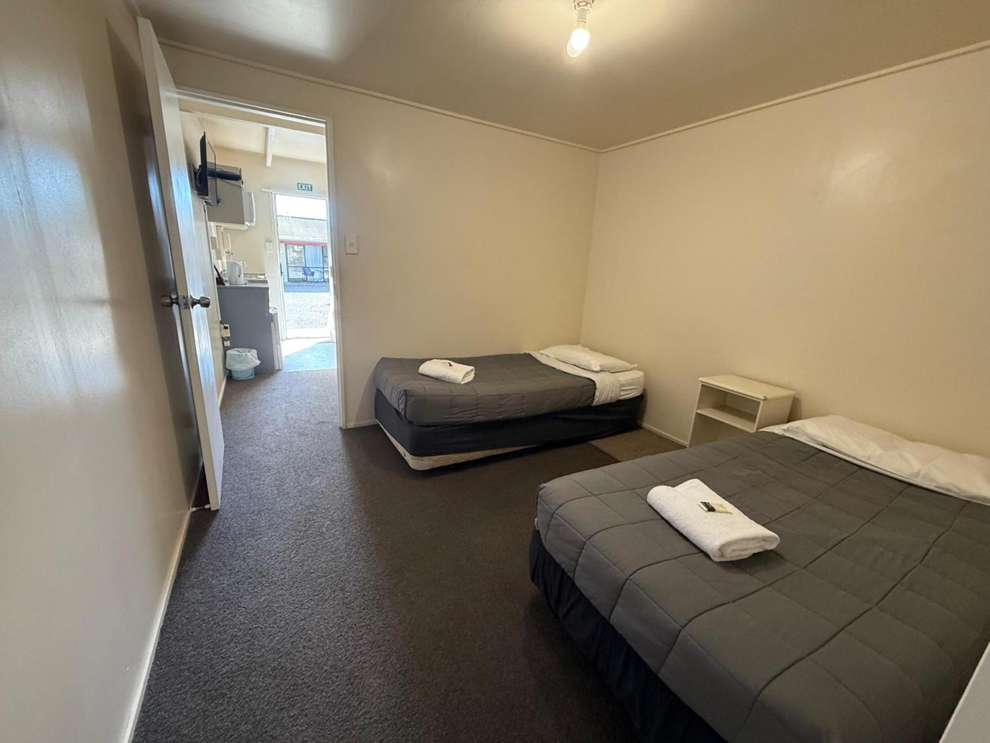 Camellia Court Family Motel Taupo Eksteriør bilde