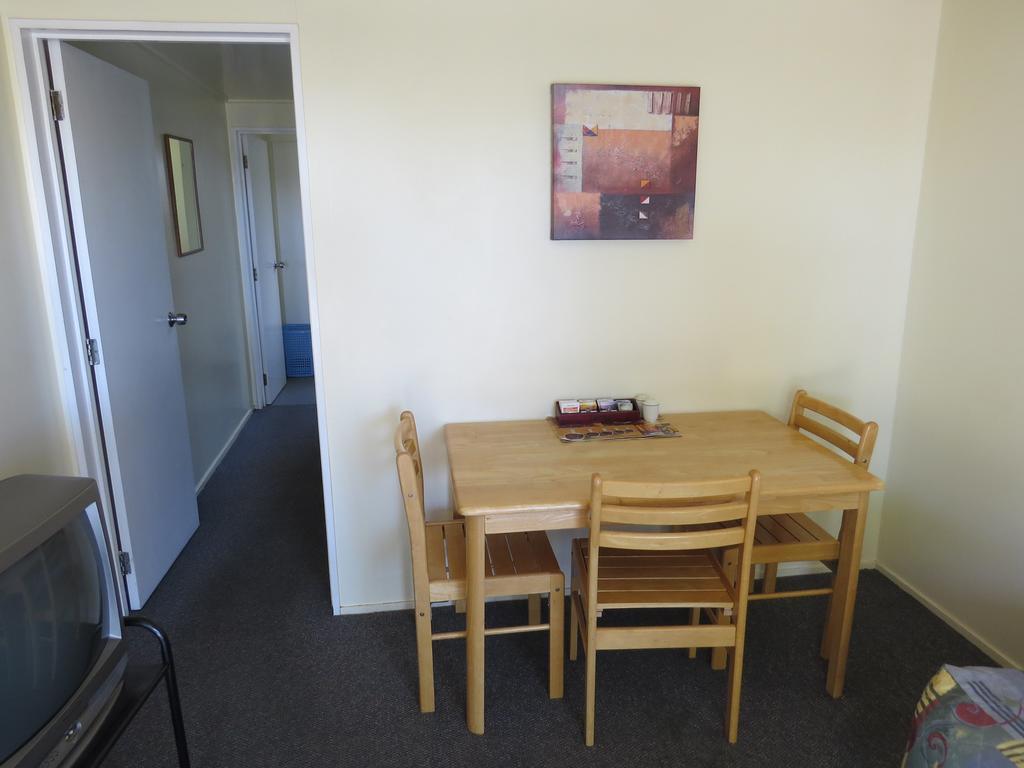 Camellia Court Family Motel Taupo Eksteriør bilde
