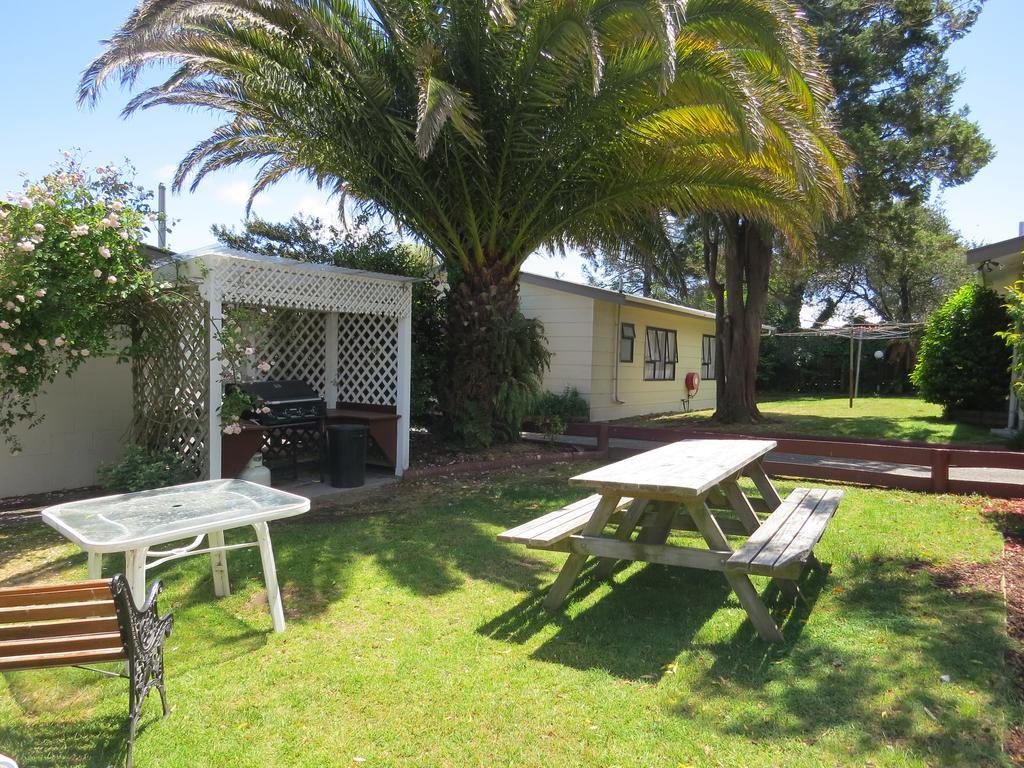 Camellia Court Family Motel Taupo Eksteriør bilde