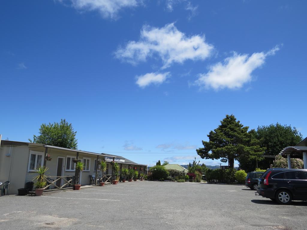Camellia Court Family Motel Taupo Eksteriør bilde
