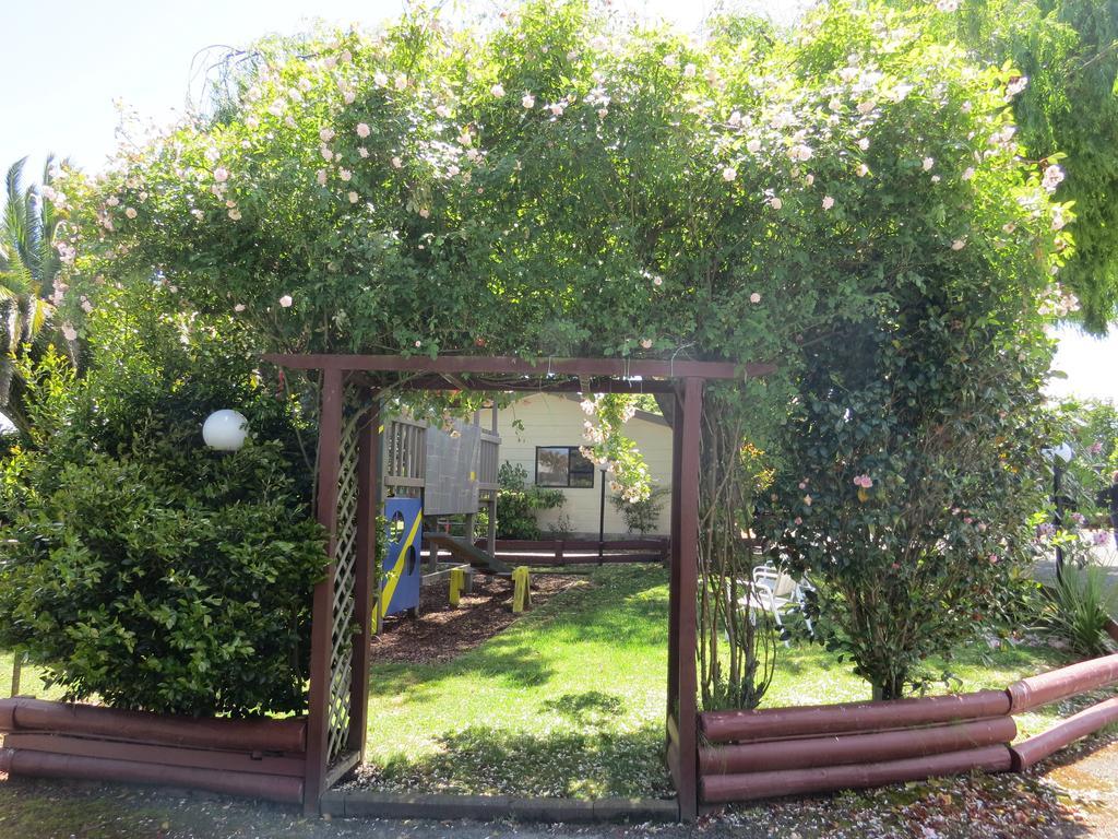 Camellia Court Family Motel Taupo Eksteriør bilde