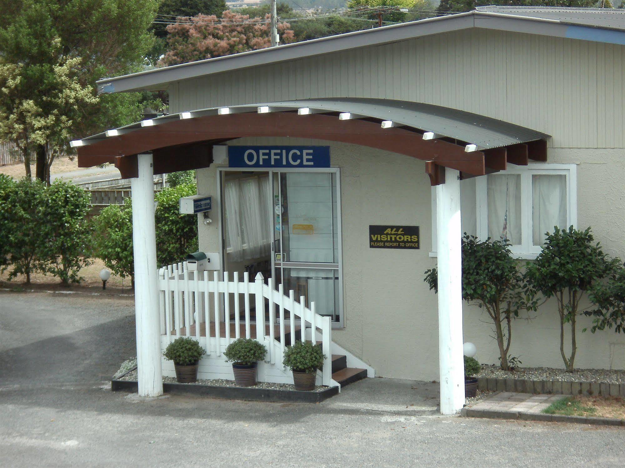 Camellia Court Family Motel Taupo Eksteriør bilde