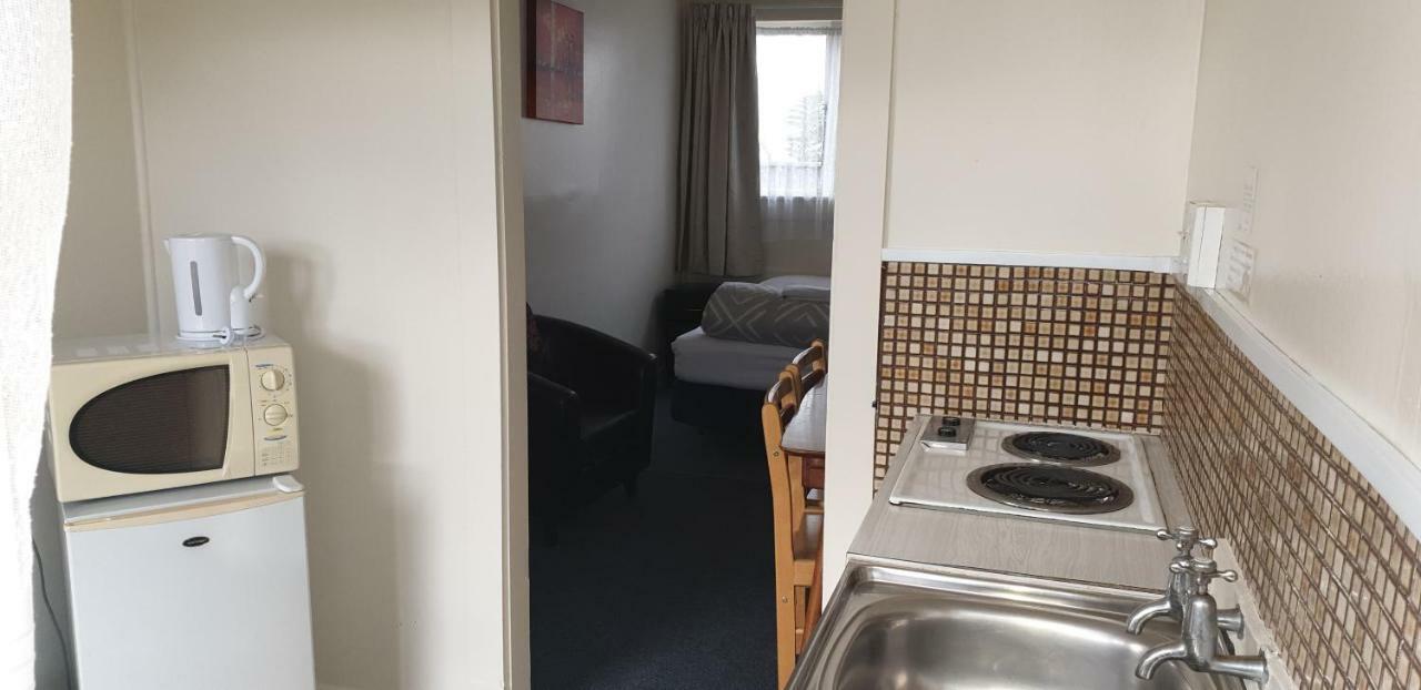 Camellia Court Family Motel Taupo Eksteriør bilde