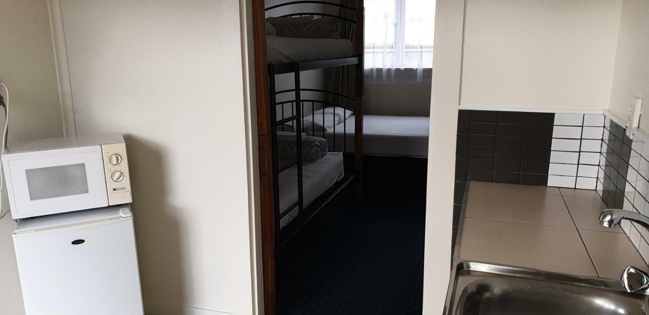 Camellia Court Family Motel Taupo Eksteriør bilde